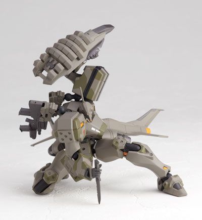 Revoltech: Muv-Luv Alternative - Mig21 Balalaika (Schwarzesmarken) Action Figure