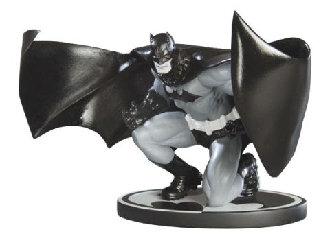 Batman: Black and White Statue Jim Lee Version