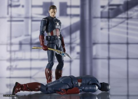 Avengers Endgame: Captain America 'Cap Vs. Cap Ver.' S.H. Figurarts Action Figure